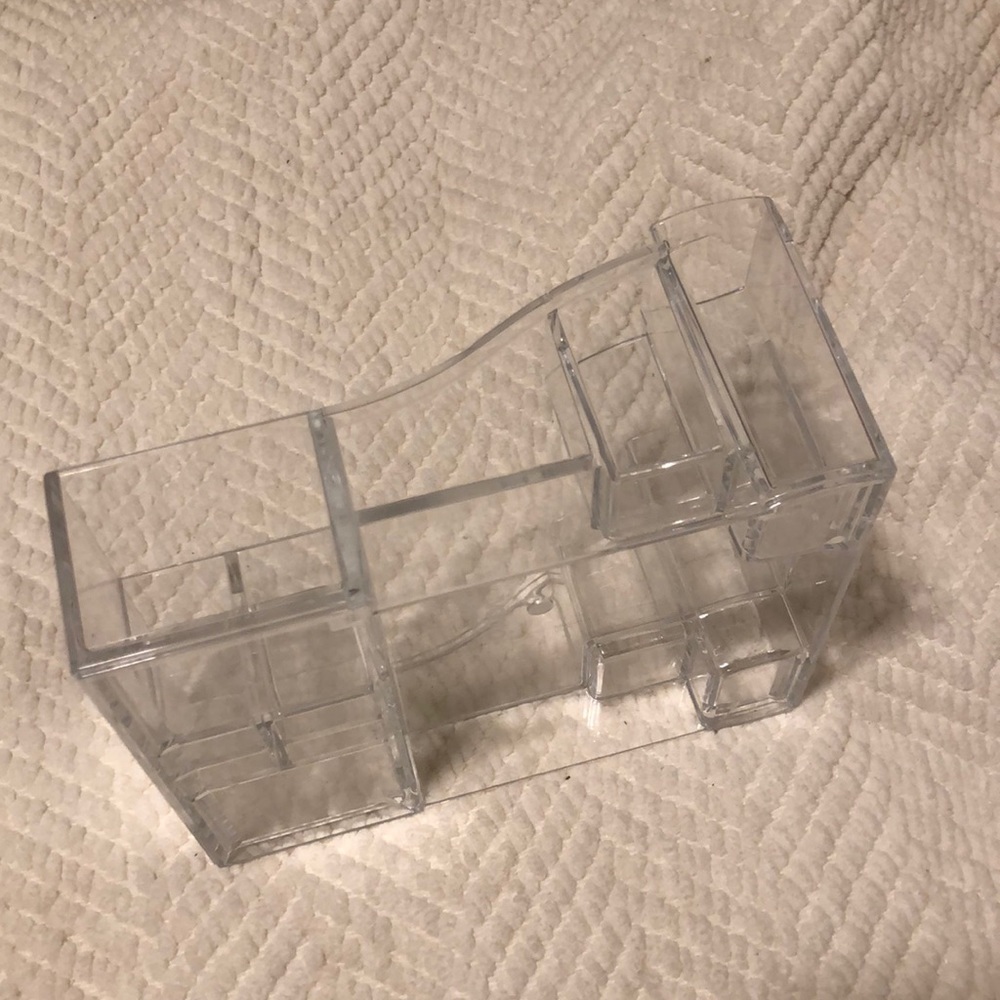 Makeup organizer